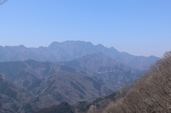 春の両神山