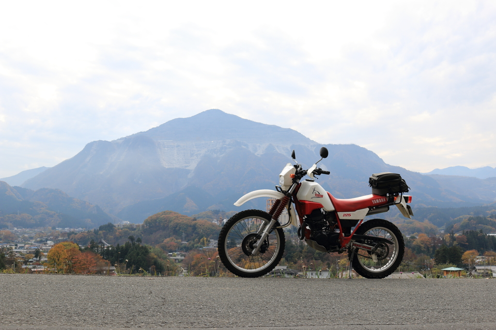 武甲山とバイク2