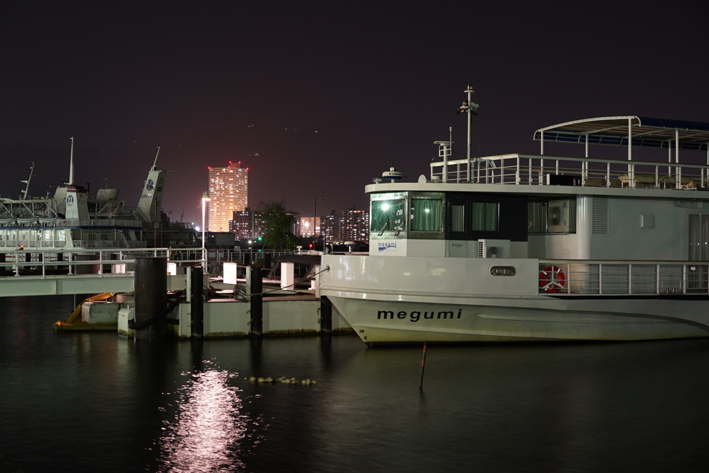 夜の大津港