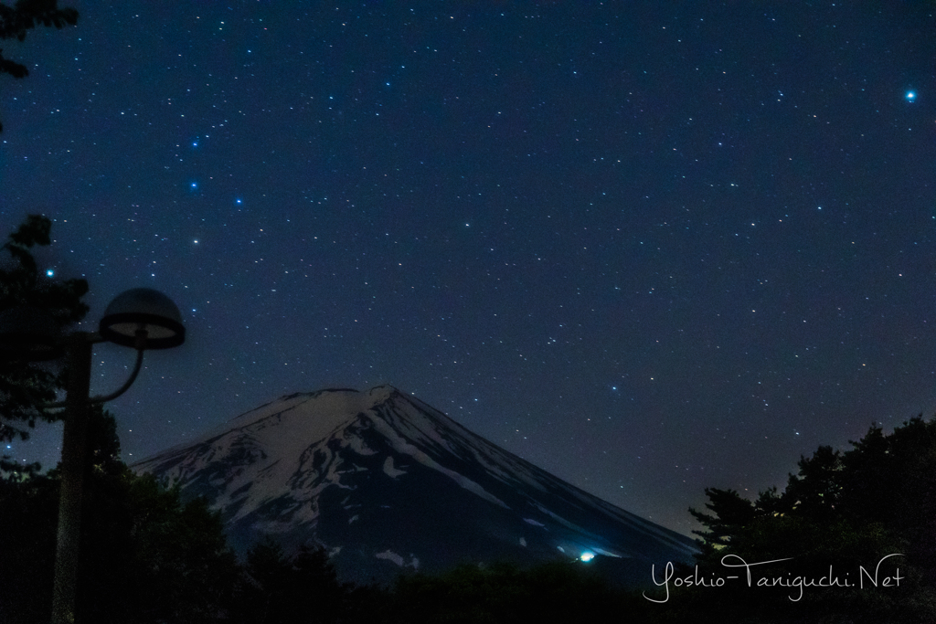 夜の富士山星景