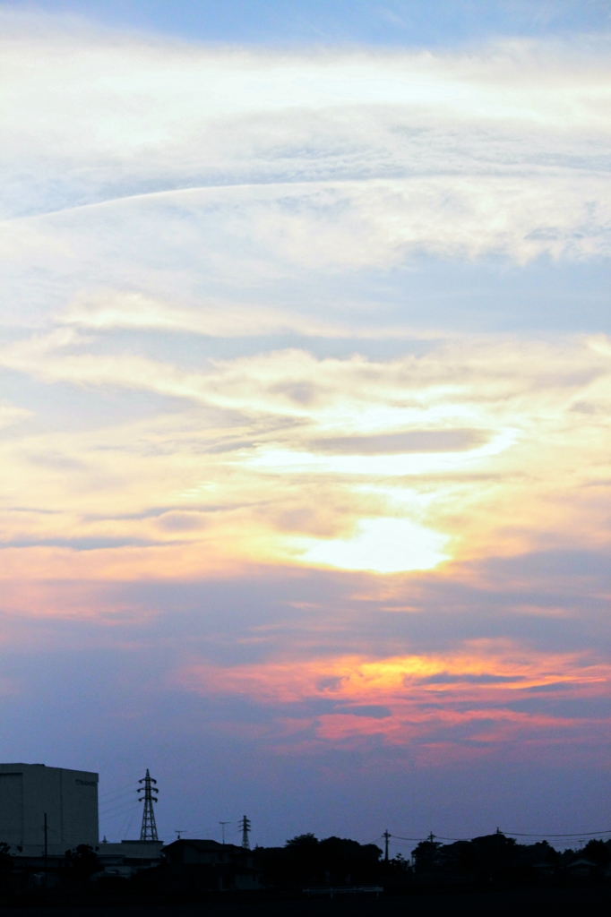 ある日曜日の夕空