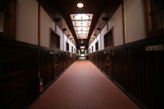 監獄の廊下