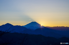 正月の高尾山山頂より富士山を望む