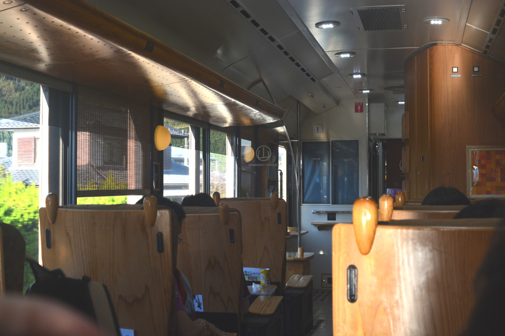 観光列車　海幸山幸号の車内