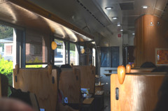 観光列車　海幸山幸号の車内