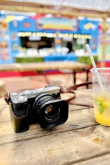 飲みかけモヒートと俺ライカ