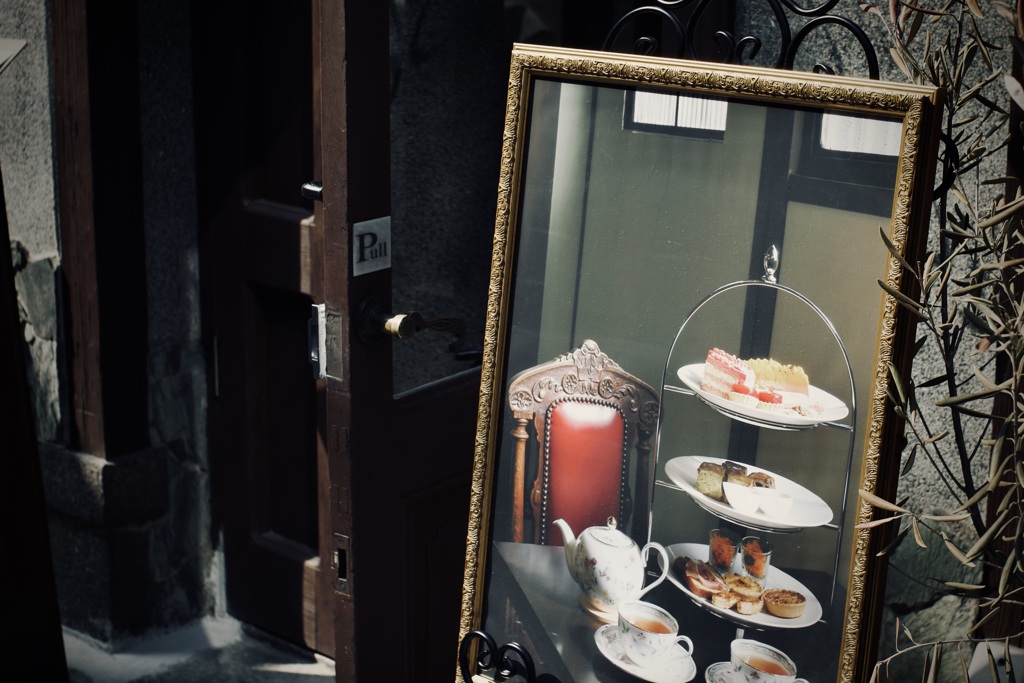 カフェの独特な看板