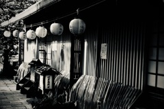 川沿いの川魚料理店