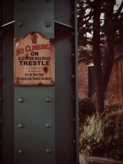 NO CLIMBING !