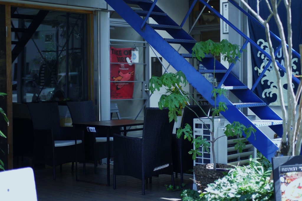 青い階段のCAFE。