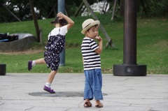 休日の公園-2