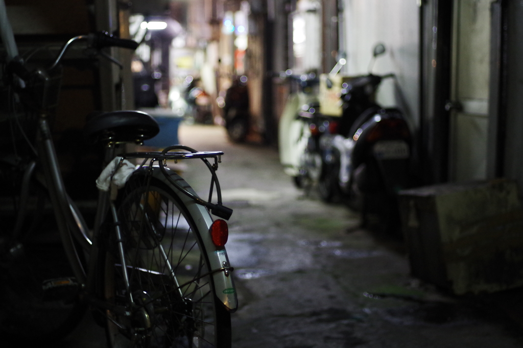 夜の路地裏