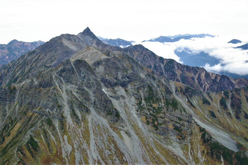 北穂から見える槍ケ岳