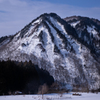 雪男の頭みたいな山