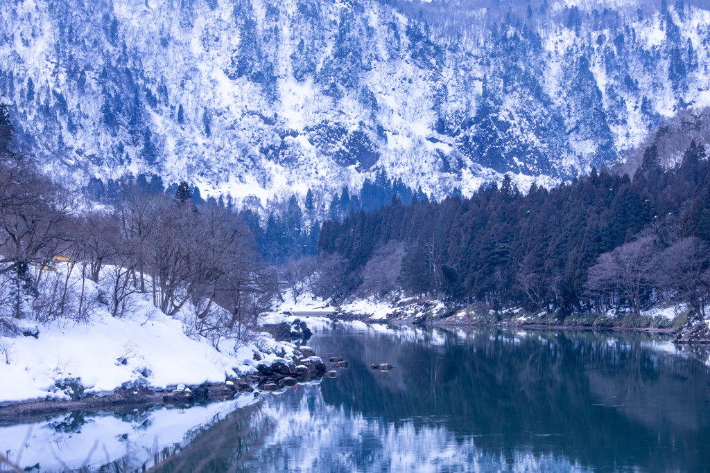 阿賀野川　冬景色