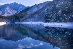 静かな湖面