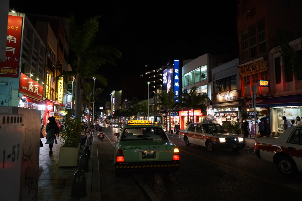 夜の国際通り