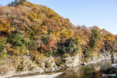 渓流の紅葉3