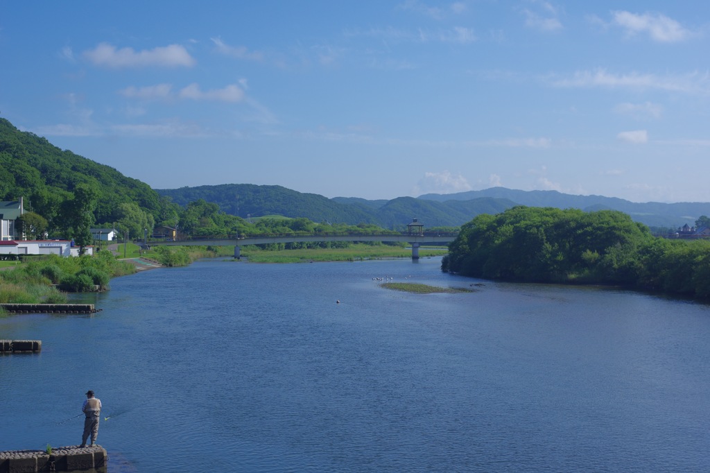 新冠川と釣り人