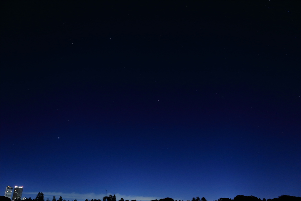 夜明け前の明るい星達