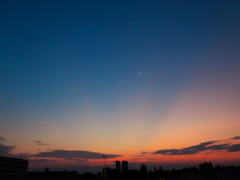 眉月と夜明け