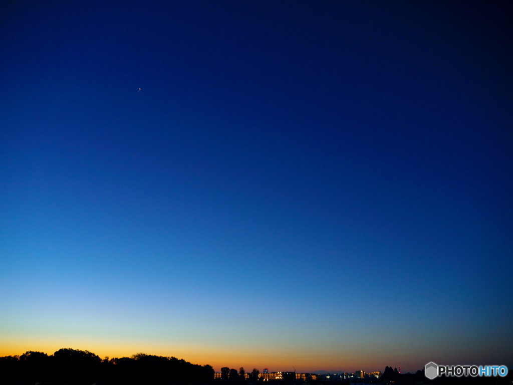 明けの明星と朝焼け