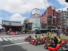 雷門とマリカー