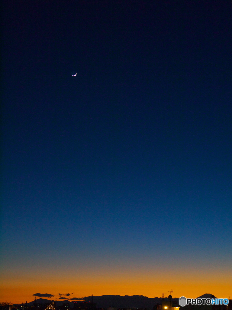 夕月と夕焼け