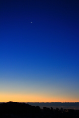残月と夜明け