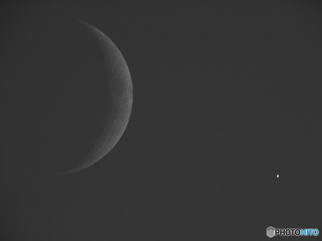 月と金星（モノクロ）
