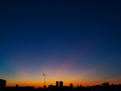 夜明けの光芒