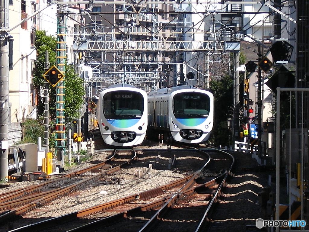 行く電車来る電車