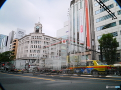 銀座を透し眼鏡で見る