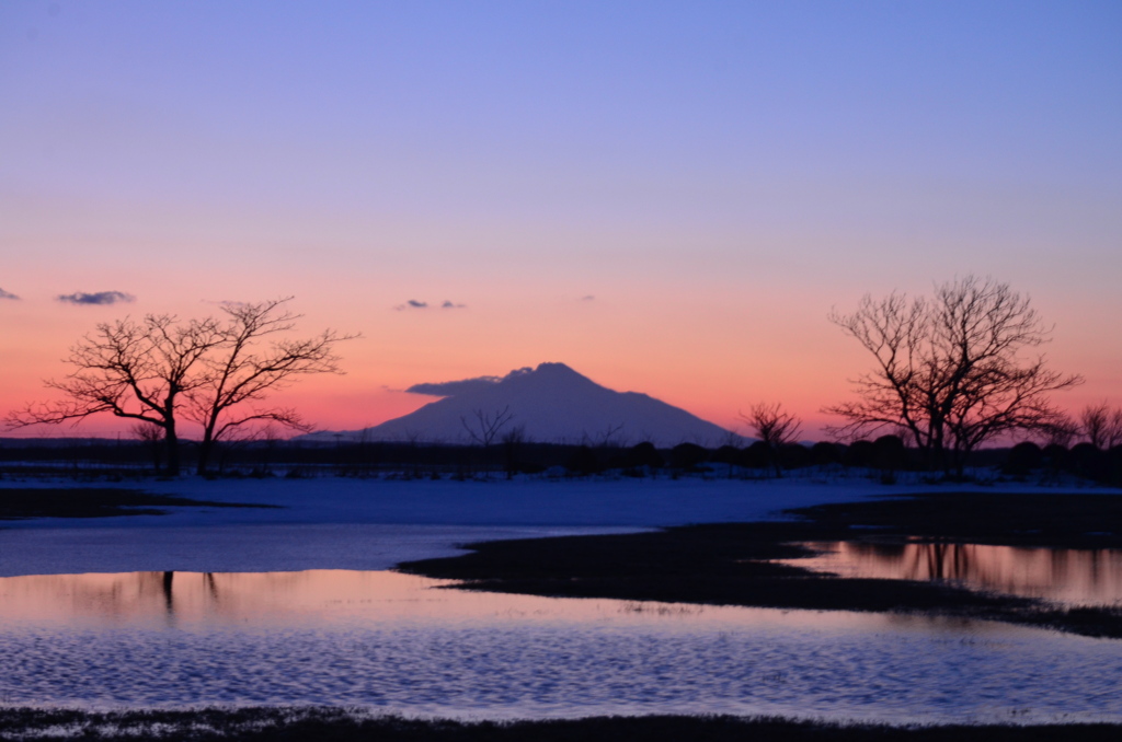 牧草畑の夕焼け