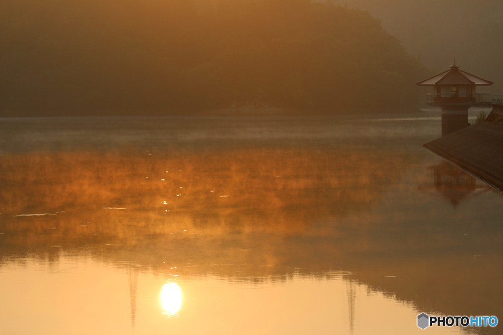 池の朝　2