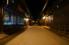 古い町並みの夜