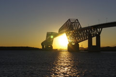 夕陽を包む