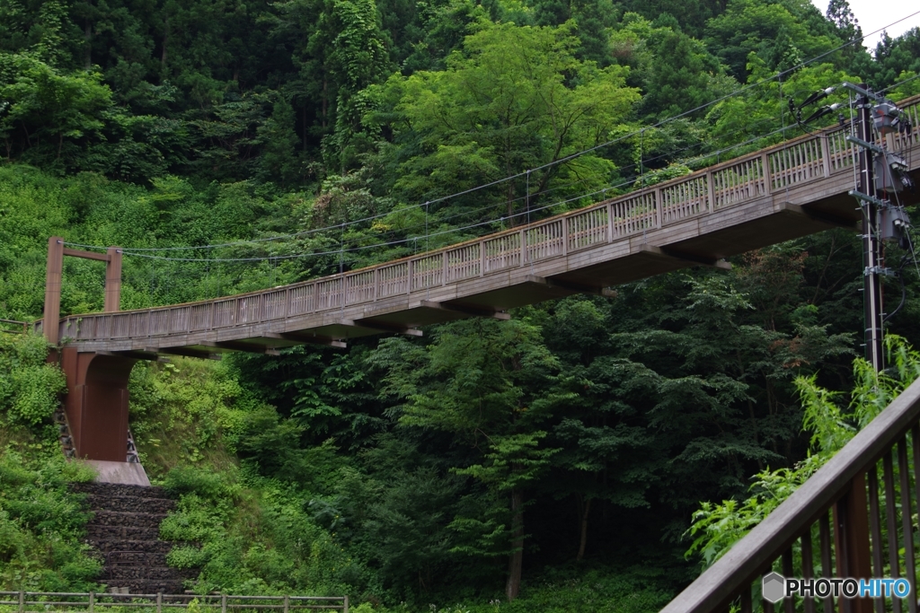 滝のつり橋