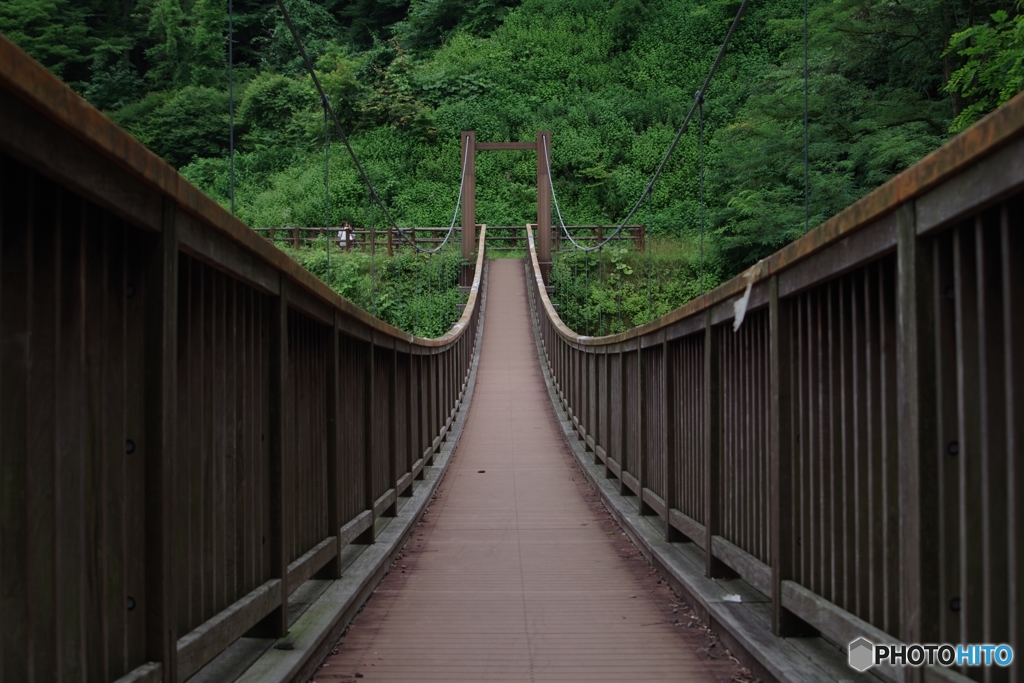 滝のつり橋