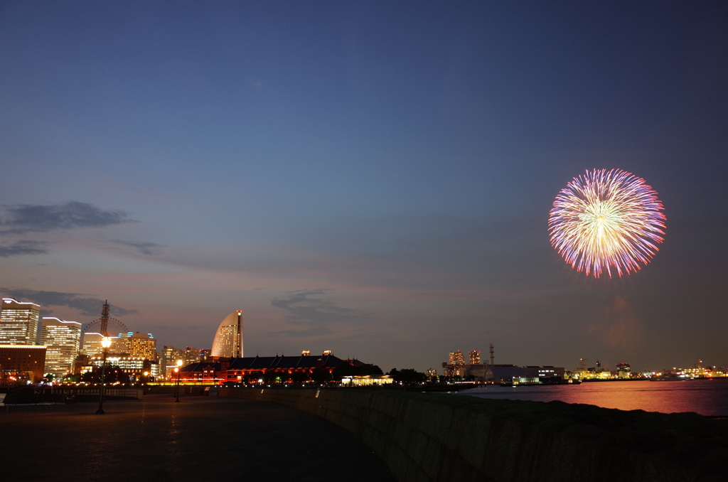 夕焼けと花火