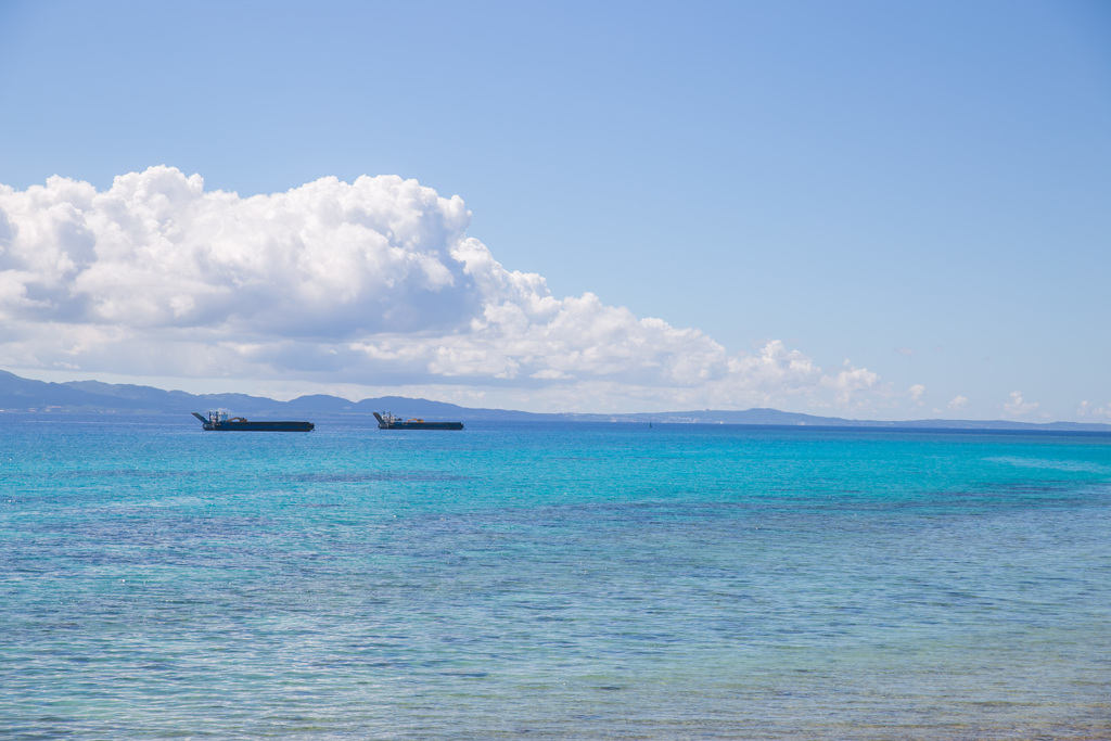 この青い海に