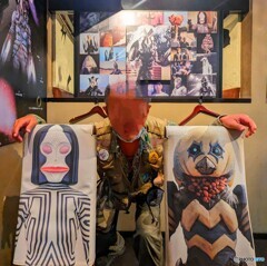 怪獣酒場にやって来た