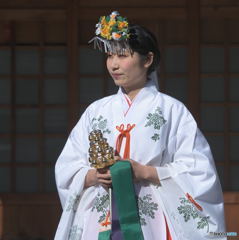 節分祭の巫女さん