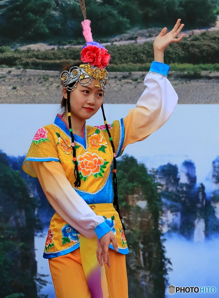 文化中国四海同春芸術団のお姐さん