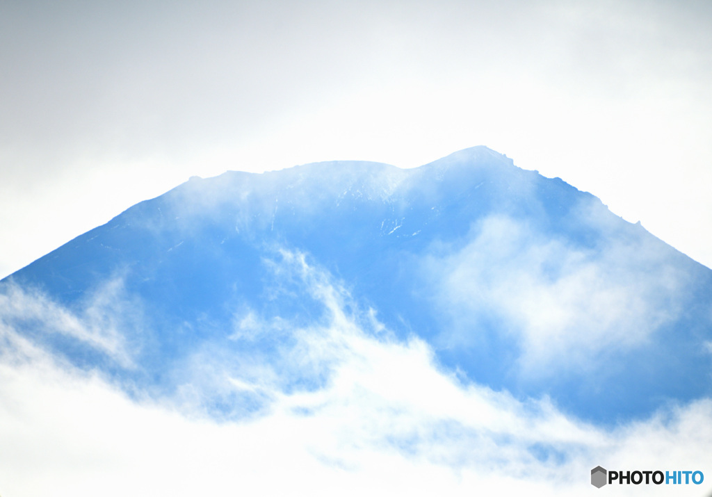 雲の中の富士山