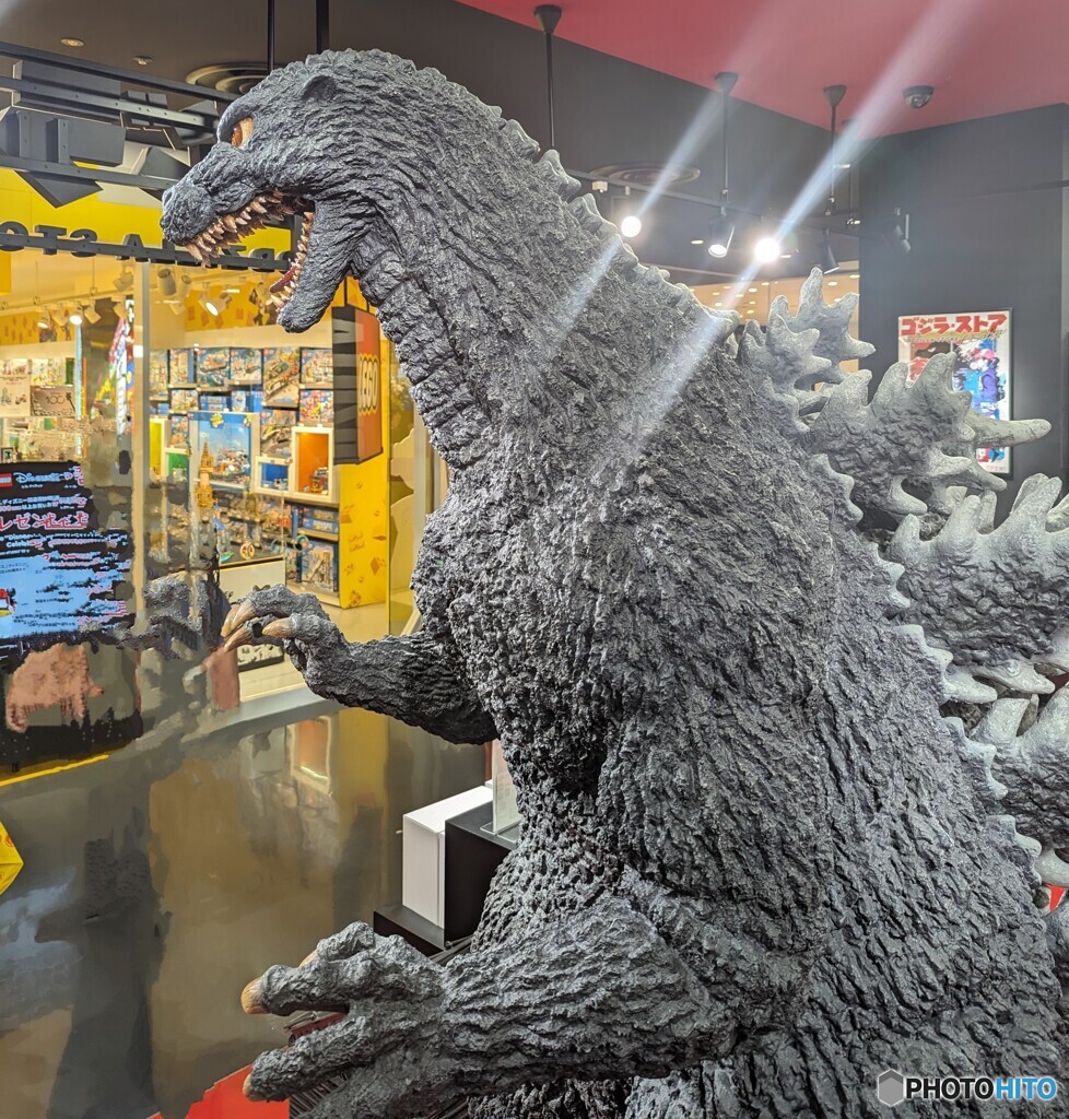パルコ心斎橋店のゴジラ