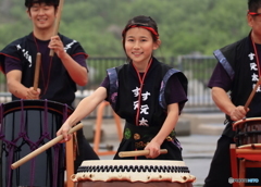 越中すえ太鼓の少女