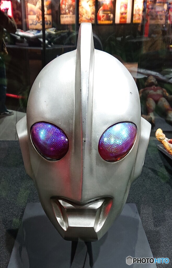 青い目のウルトラマン