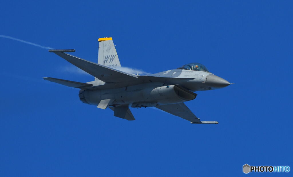 青空にファルコン