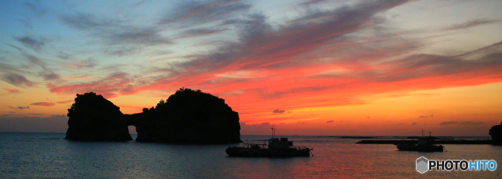 夕刻の円月島